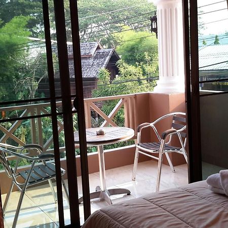 Donchai House Guest House& Cafe Chiang Mai Esterno foto