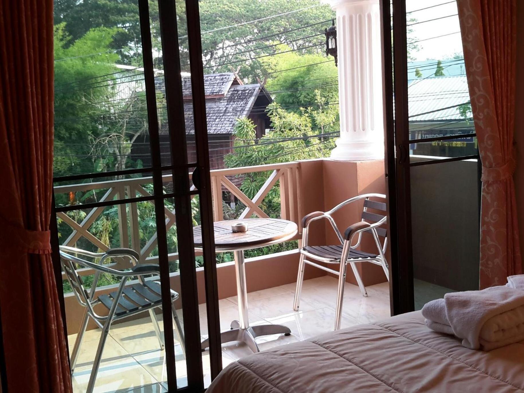 Donchai House Guest House& Cafe Chiang Mai Esterno foto