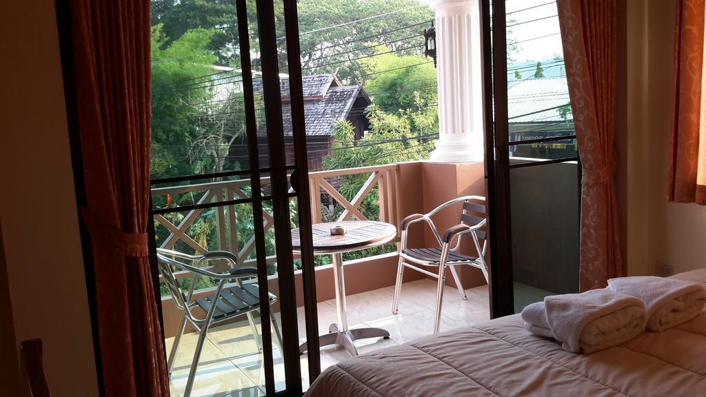 Donchai House Guest House& Cafe Chiang Mai Esterno foto
