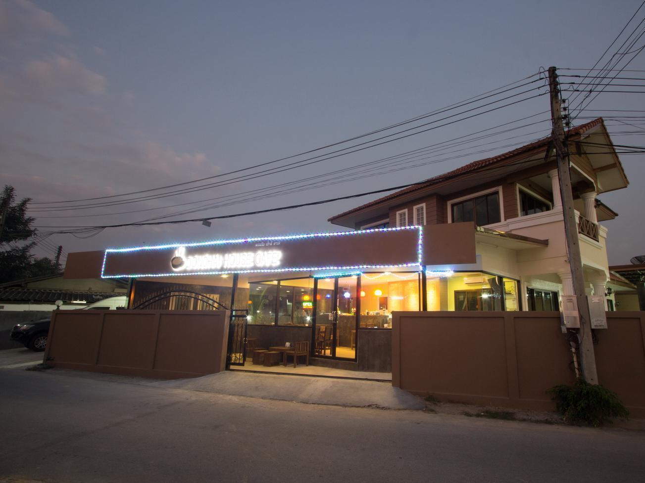Donchai House Guest House& Cafe Chiang Mai Esterno foto